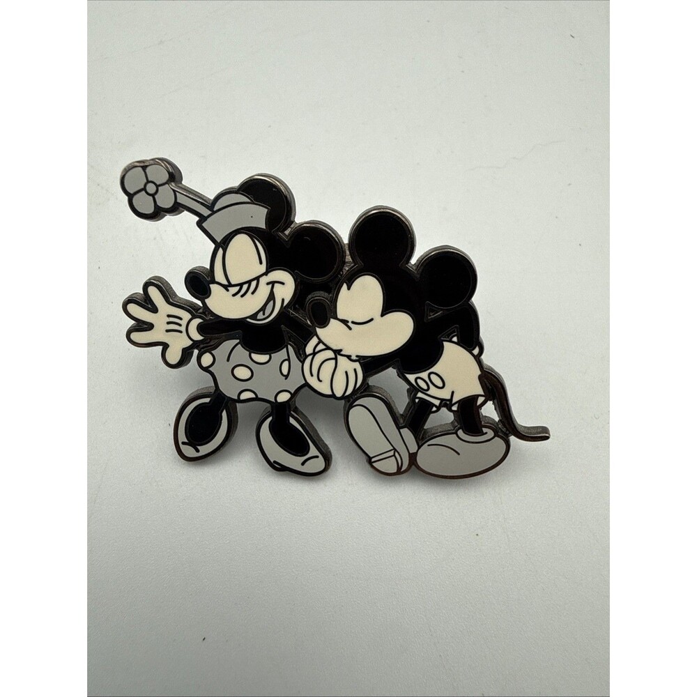 Disney Vintage trading Pin Mickey & Minnie Mouse Kiss Hand Black And White 2002